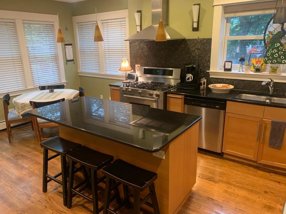 Oak Park Beauties - Tree Lined Streets - Walkable Apartment Exterior photo